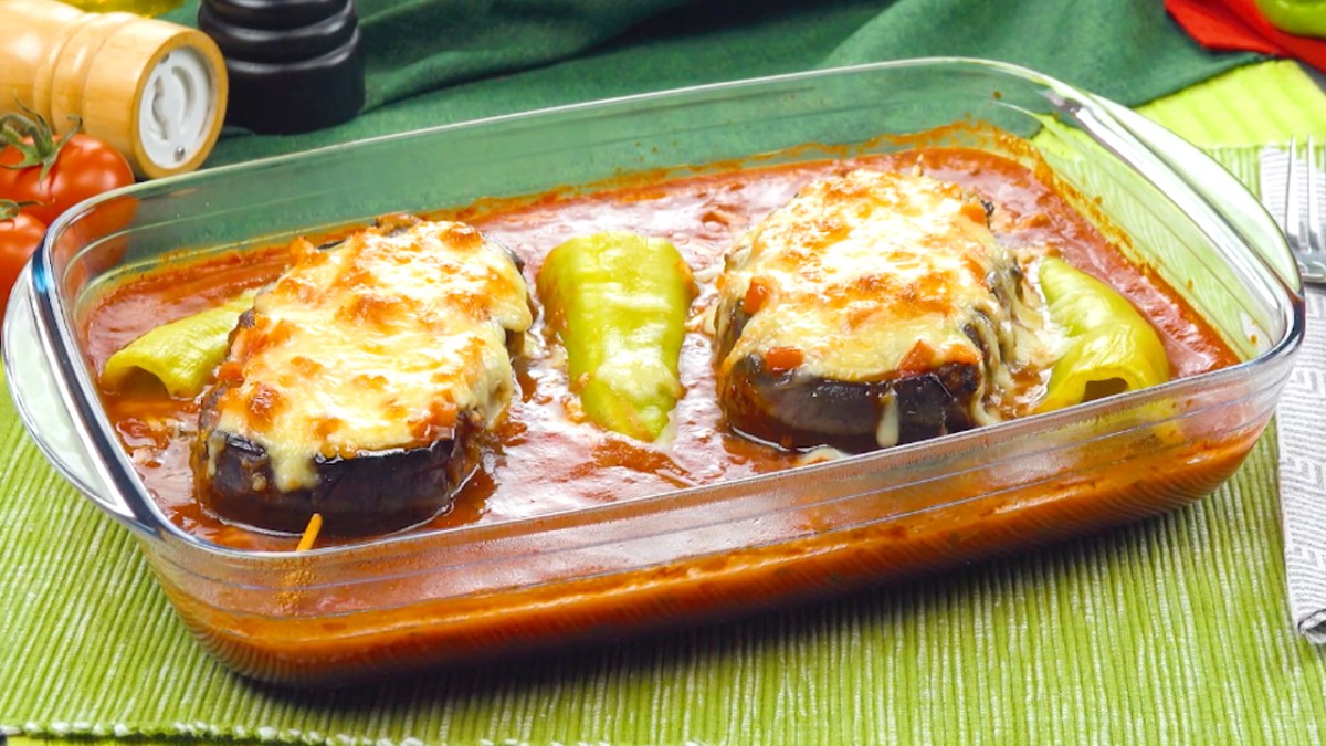 Cheesy Fried Zucchini Pockets And Skewered Eggplant Stuffed With Ground Beef