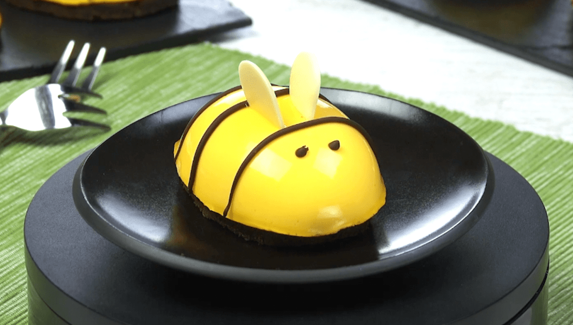 Chocolate Cheesecake Bumblebees