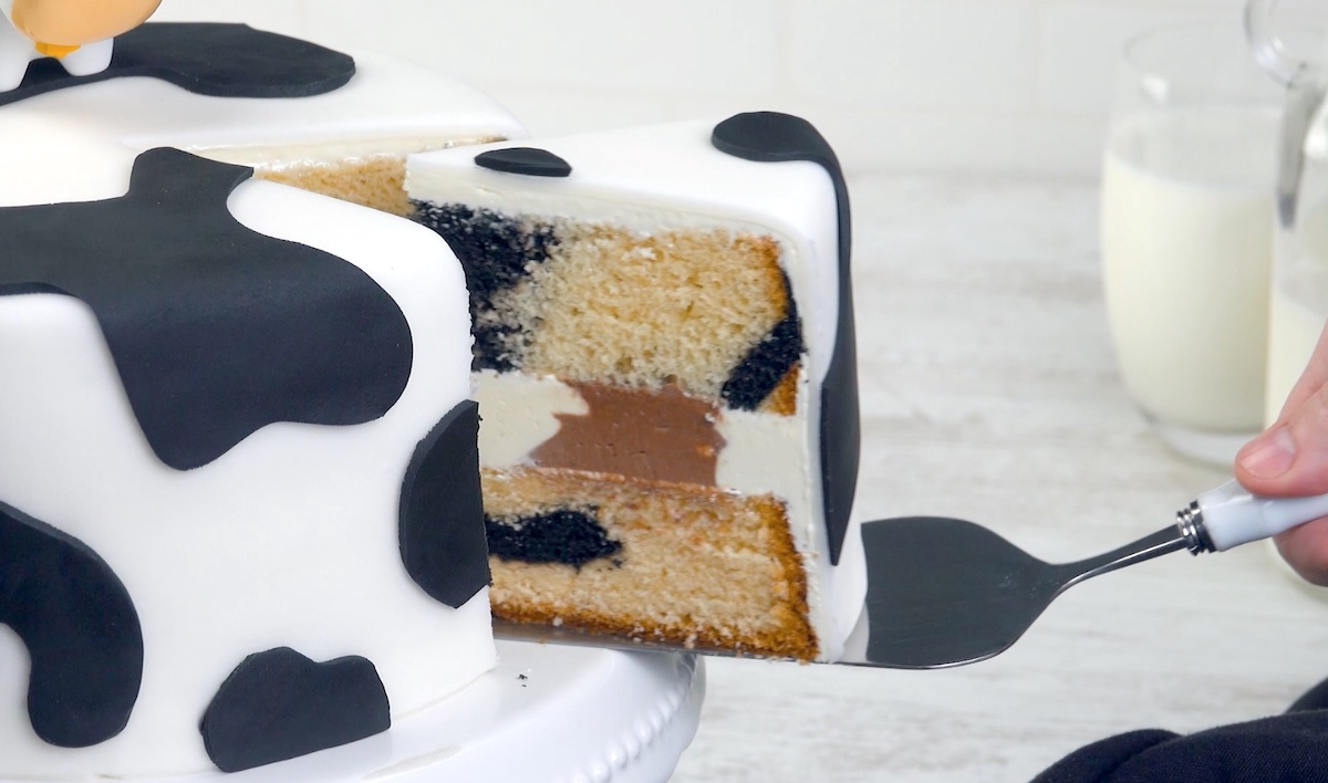 Black & White Buttercream Cow Cake