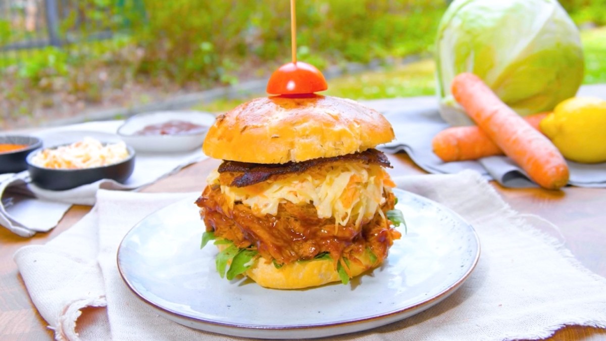 BBQ Pulled Pork Sandwiches With Homemade Coleslaw