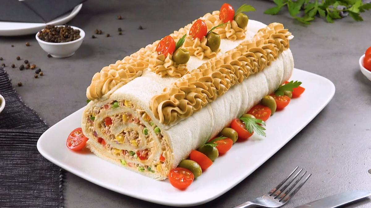 Tuna Salad Bread Roll