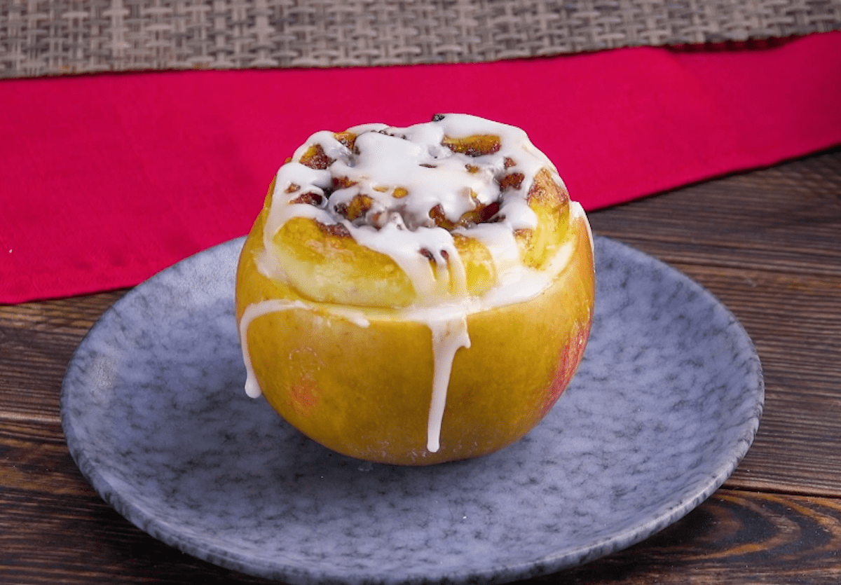 Cinnamon Roll Apples