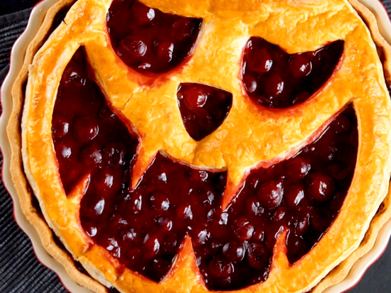 6 Hauntingly Delicious Halloween Pies