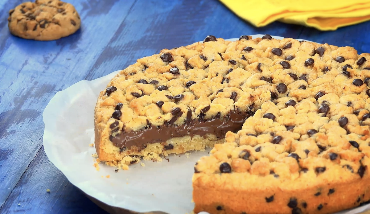 Giant Chocolate Chip Cookie